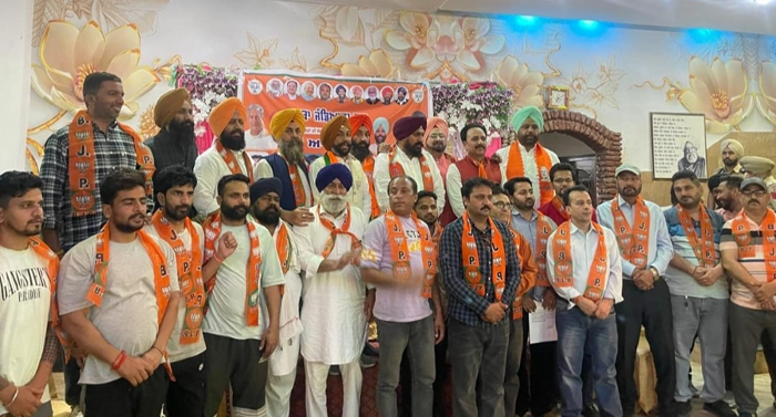 Today at Jandiala Guru, senior leader Tajinder Singh Chandi again joined the Bharatiya Janata Party
